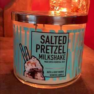 Bath & body works SALTED PRETZEL MILKSHAKE candle